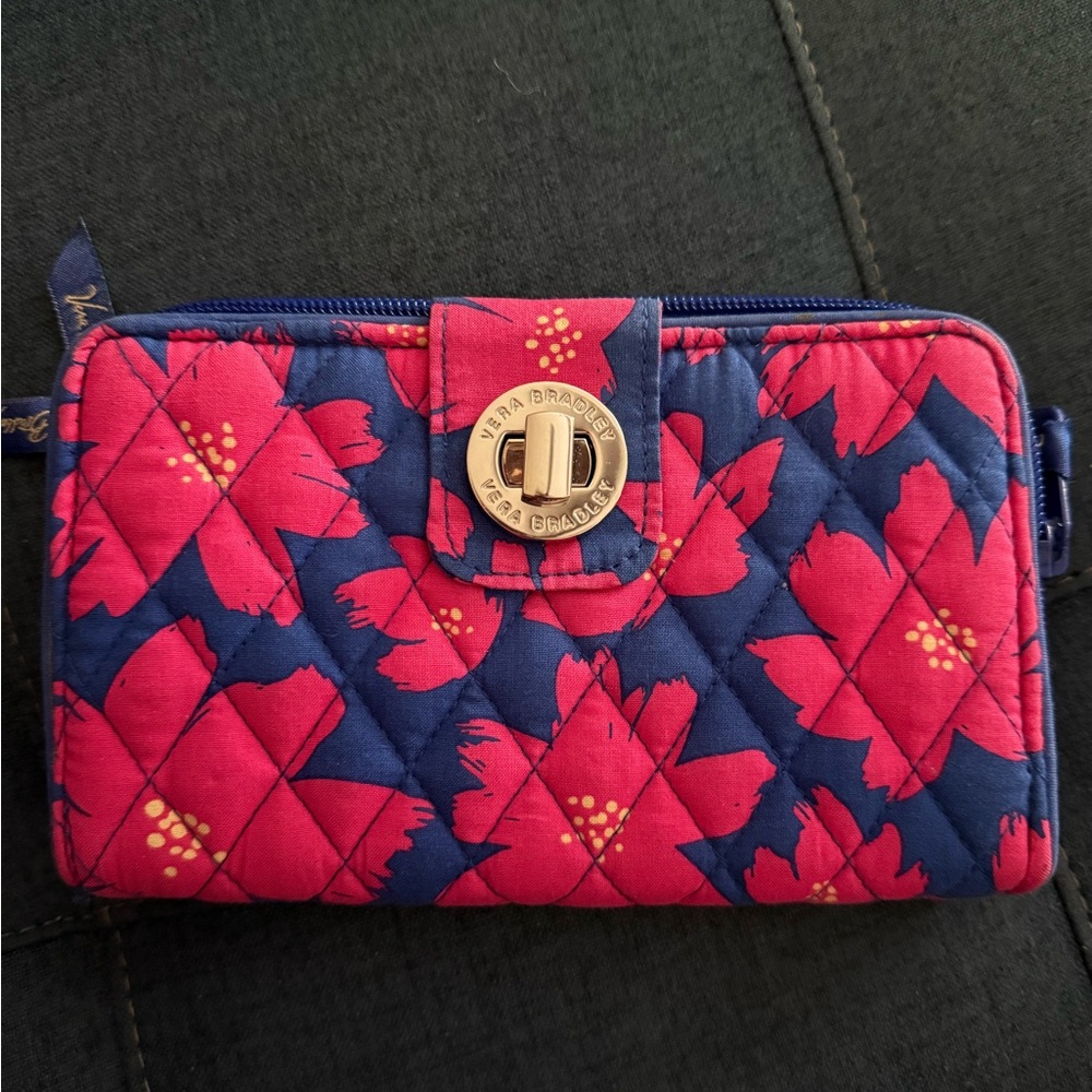 EUC Vera Bradley Art Poppies Turn Key Quilted Wallet